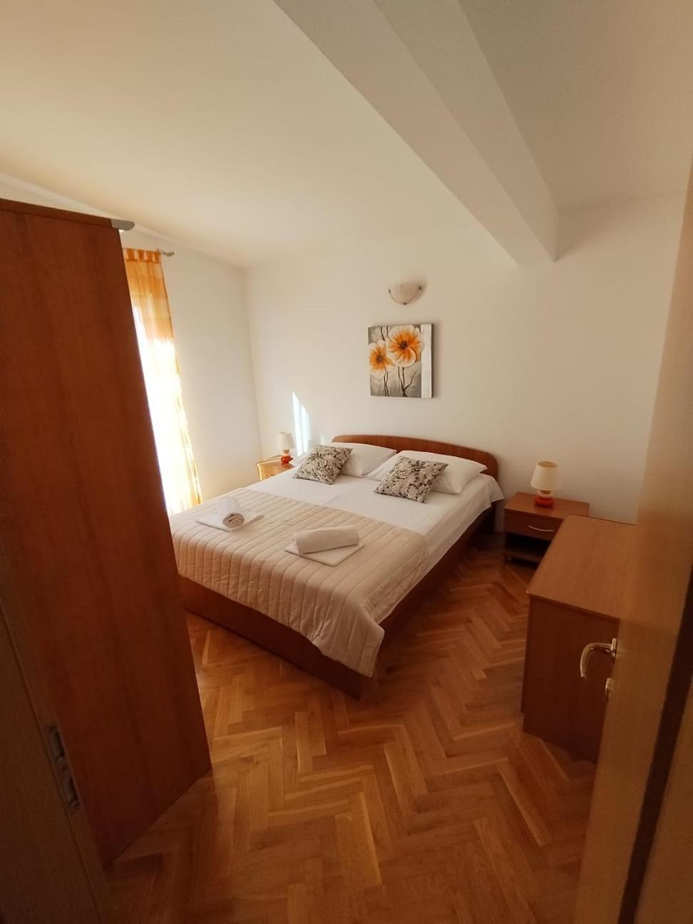 Apartmani Ljubo Примоштен Экстерьер фото