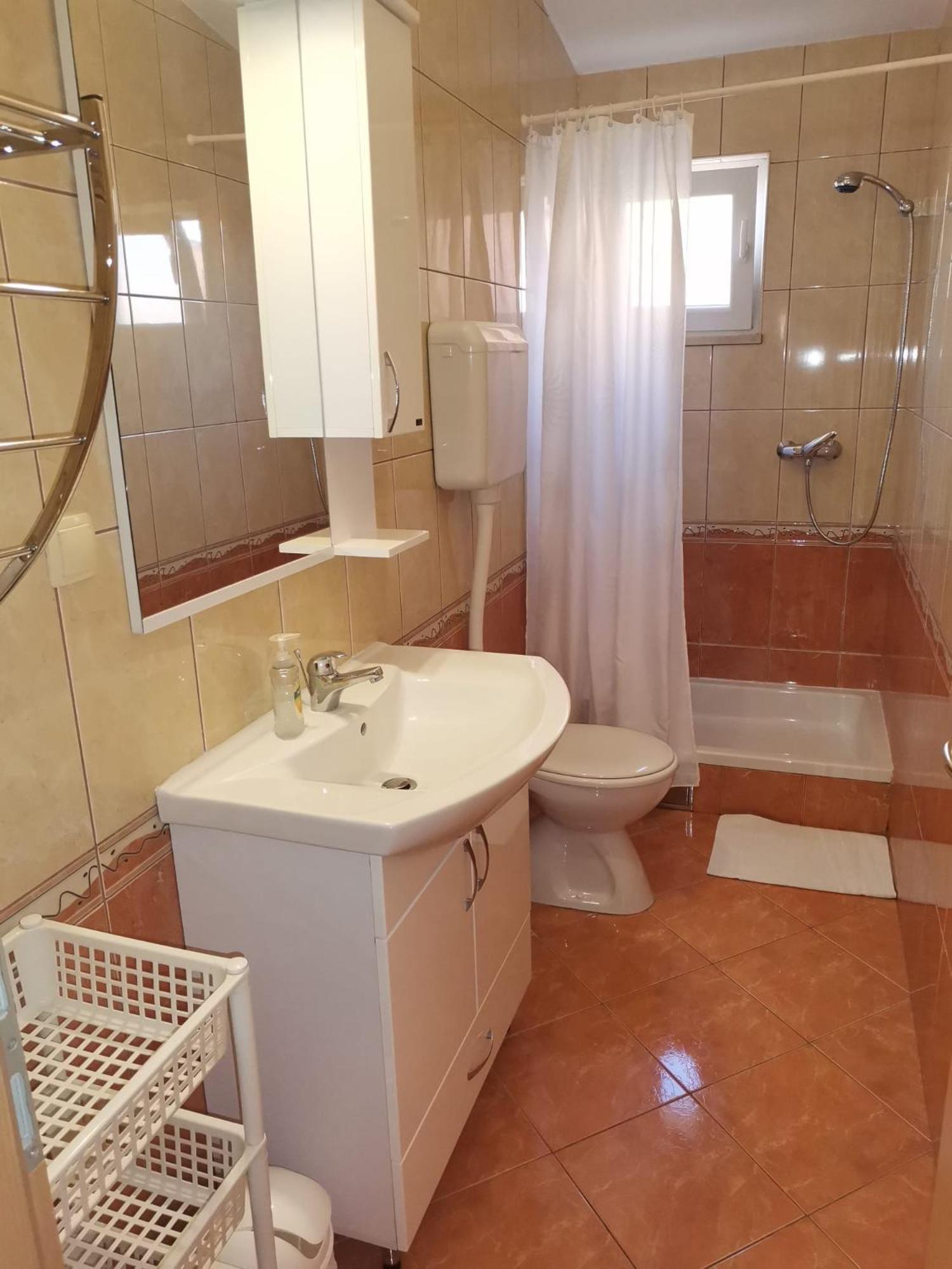 Apartmani Ljubo Примоштен Экстерьер фото